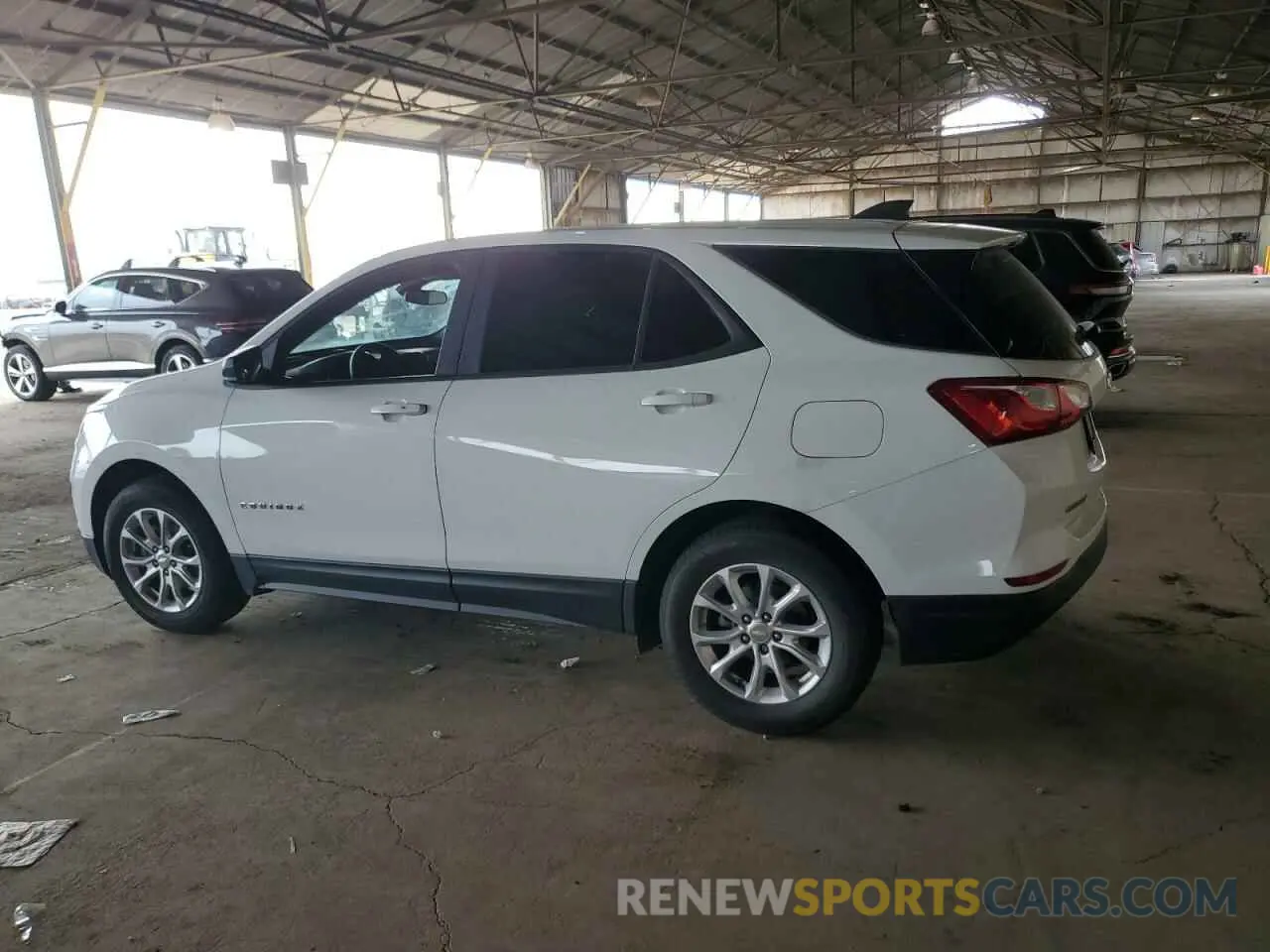 2 Photograph of a damaged car 3GNAXHEV1LS506122 CHEVROLET EQUINOX 2020