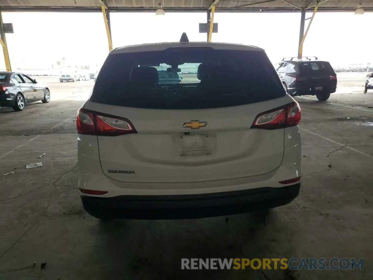 6 Photograph of a damaged car 3GNAXHEV1LS506122 CHEVROLET EQUINOX 2020