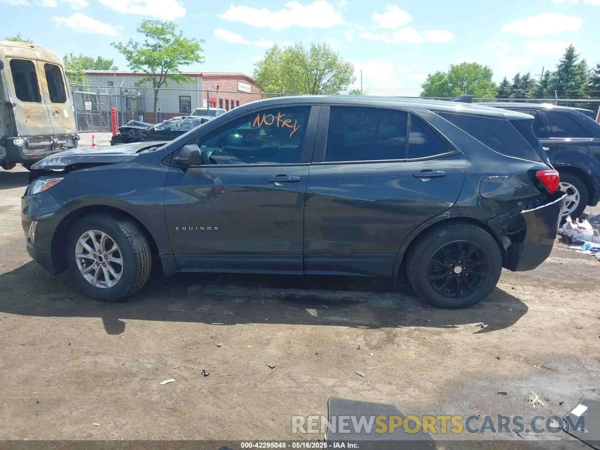 13 Photograph of a damaged car 3GNAXHEV1LS553151 CHEVROLET EQUINOX 2020