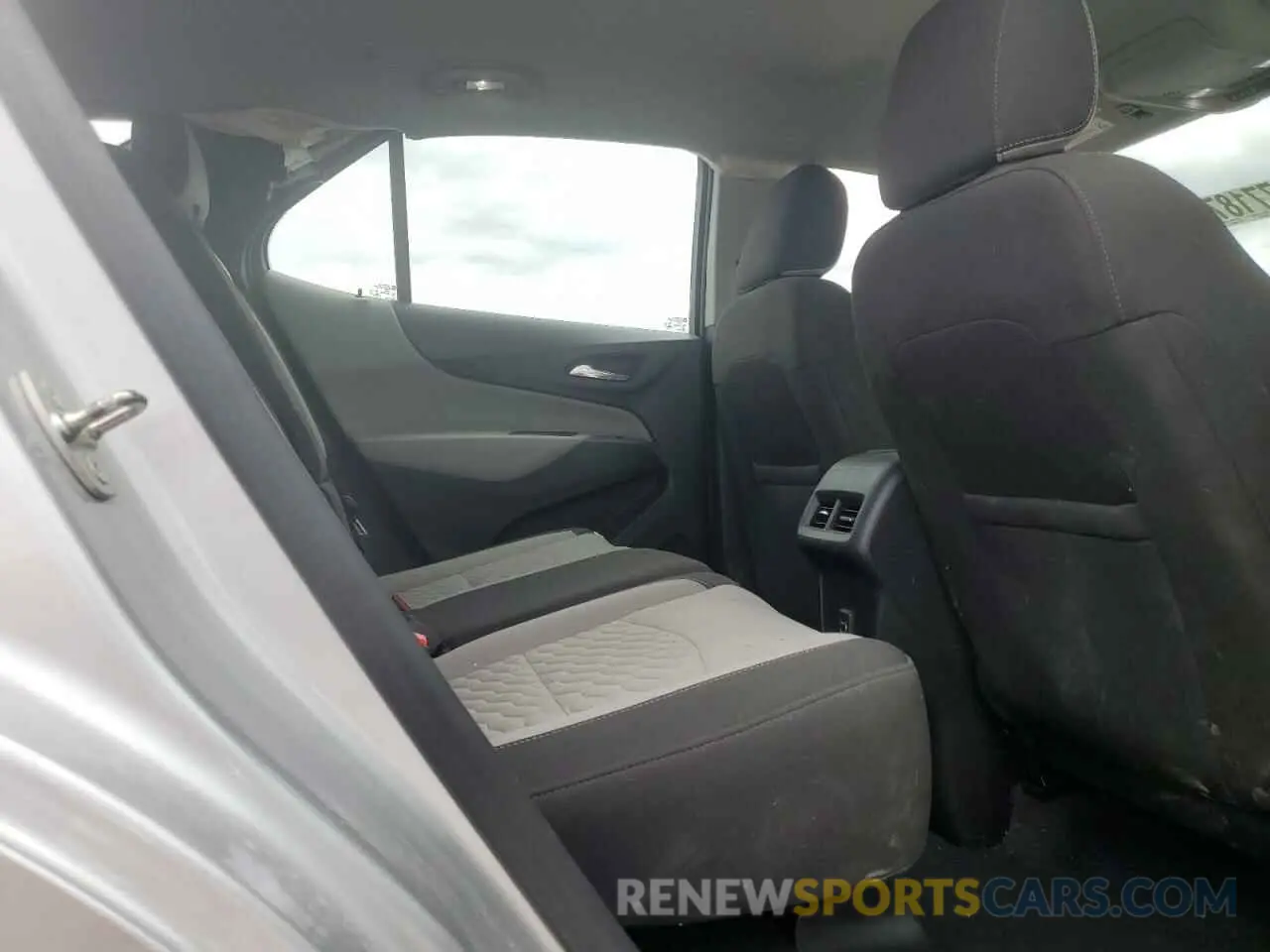11 Photograph of a damaged car 3GNAXHEV1LS564490 CHEVROLET EQUINOX 2020