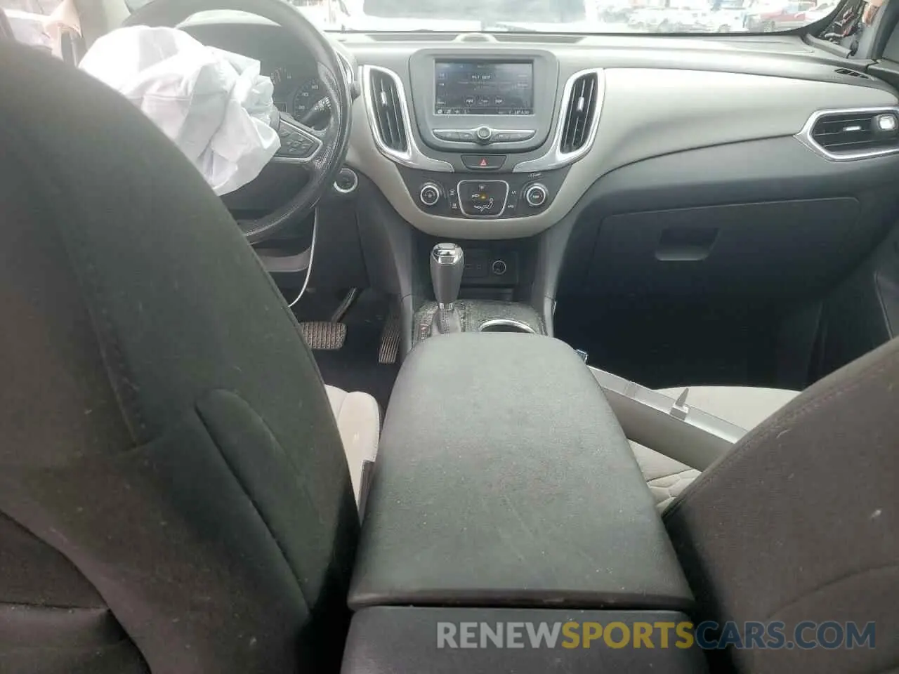 8 Photograph of a damaged car 3GNAXHEV1LS564490 CHEVROLET EQUINOX 2020