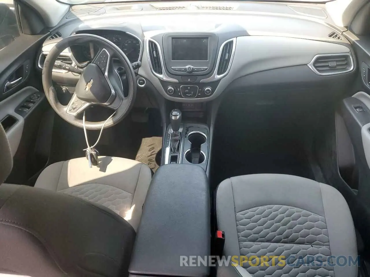8 Photograph of a damaged car 3GNAXHEV1LS594282 CHEVROLET EQUINOX 2020
