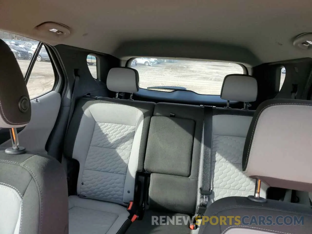 10 Photograph of a damaged car 3GNAXHEV1LS614465 CHEVROLET EQUINOX 2020