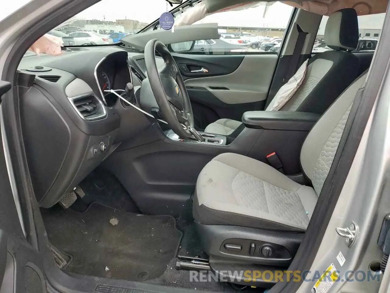 7 Photograph of a damaged car 3GNAXHEV1LS737005 CHEVROLET EQUINOX 2020