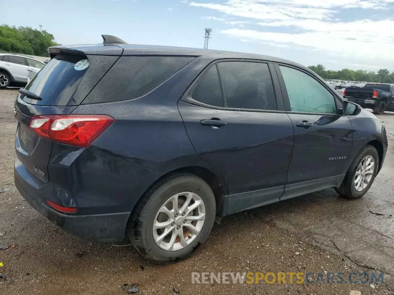 3 Photograph of a damaged car 3GNAXHEV2LS512785 CHEVROLET EQUINOX 2020