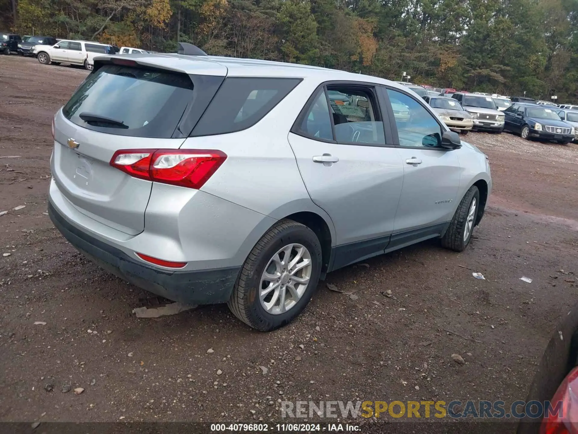 4 Photograph of a damaged car 3GNAXHEV2LS538092 CHEVROLET EQUINOX 2020