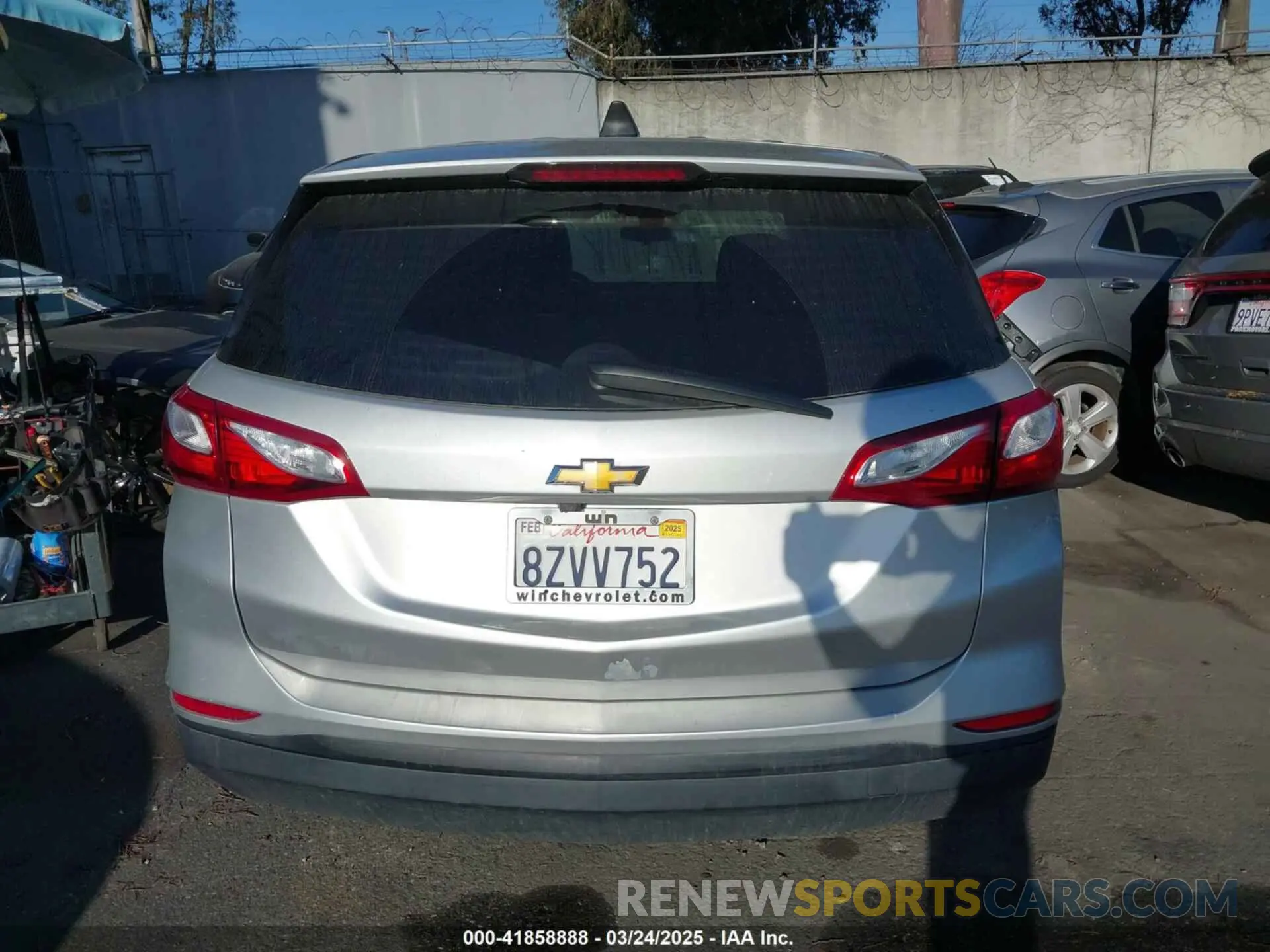 17 Photograph of a damaged car 3GNAXHEV2LS557791 CHEVROLET EQUINOX 2020