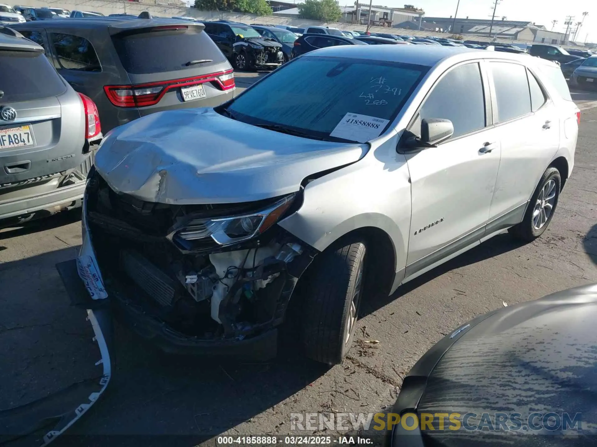2 Photograph of a damaged car 3GNAXHEV2LS557791 CHEVROLET EQUINOX 2020