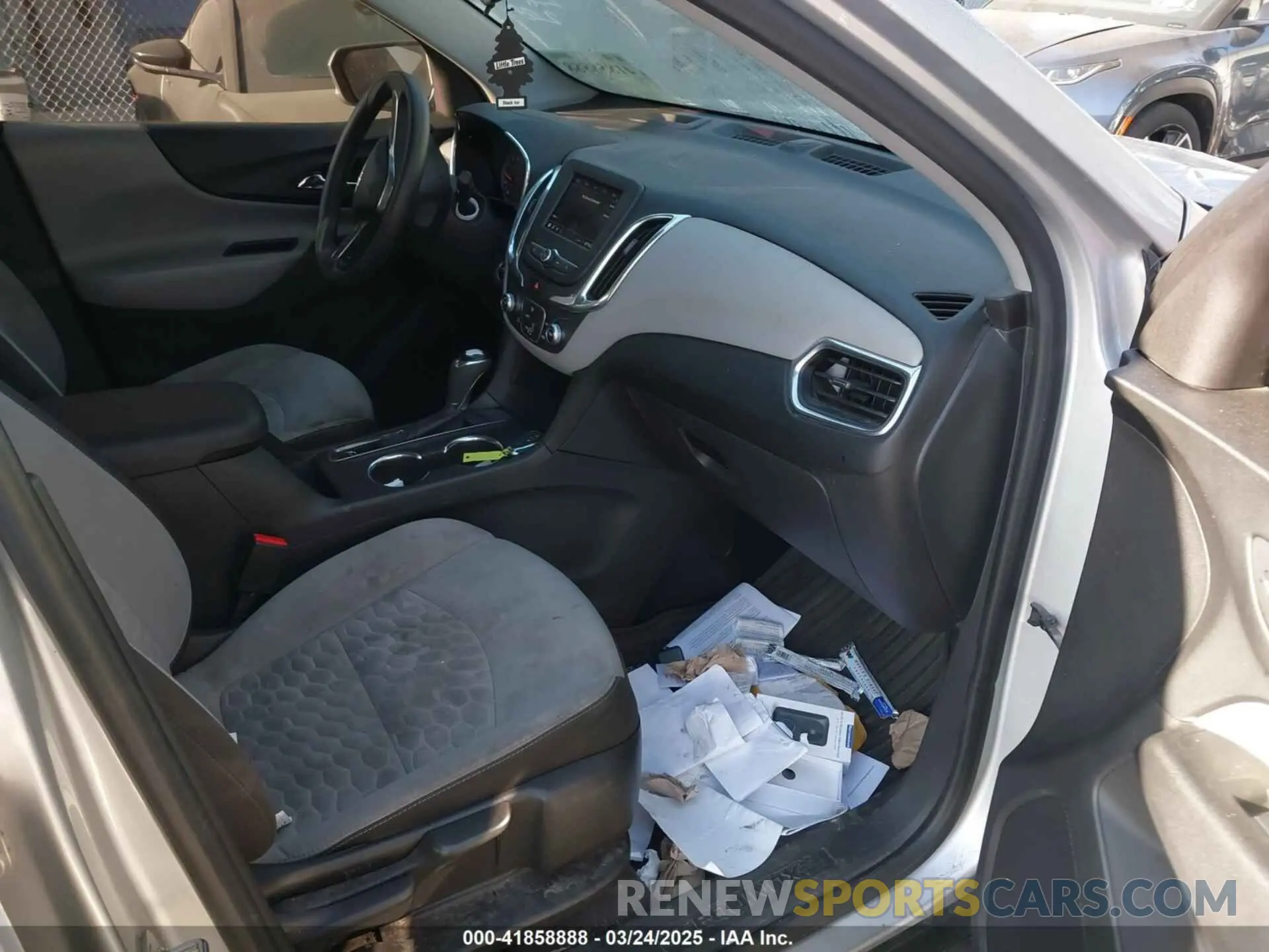5 Photograph of a damaged car 3GNAXHEV2LS557791 CHEVROLET EQUINOX 2020