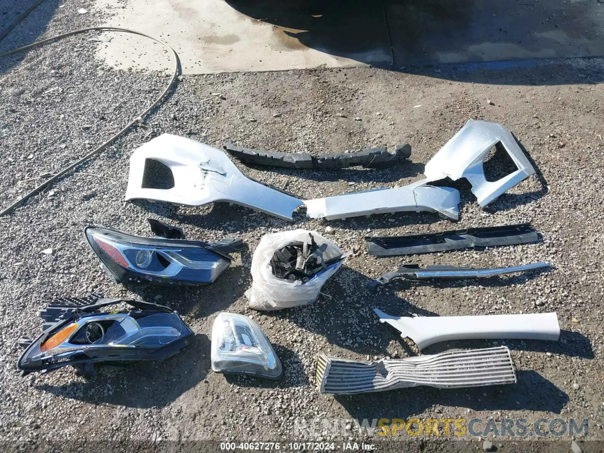12 Photograph of a damaged car 3GNAXHEV2LS558083 CHEVROLET EQUINOX 2020