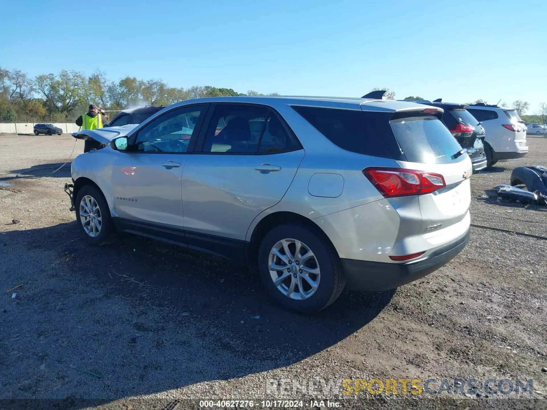 3 Photograph of a damaged car 3GNAXHEV2LS558083 CHEVROLET EQUINOX 2020