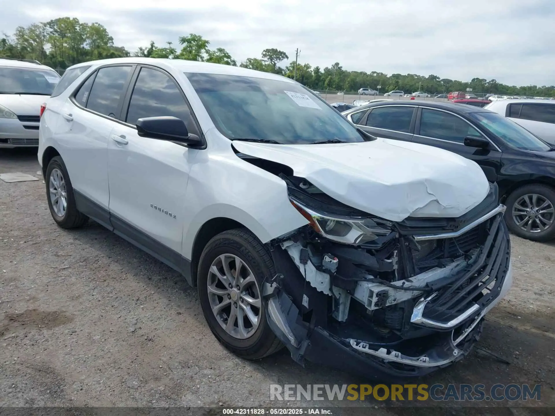 1 Photograph of a damaged car 3GNAXHEV2LS590127 CHEVROLET EQUINOX 2020