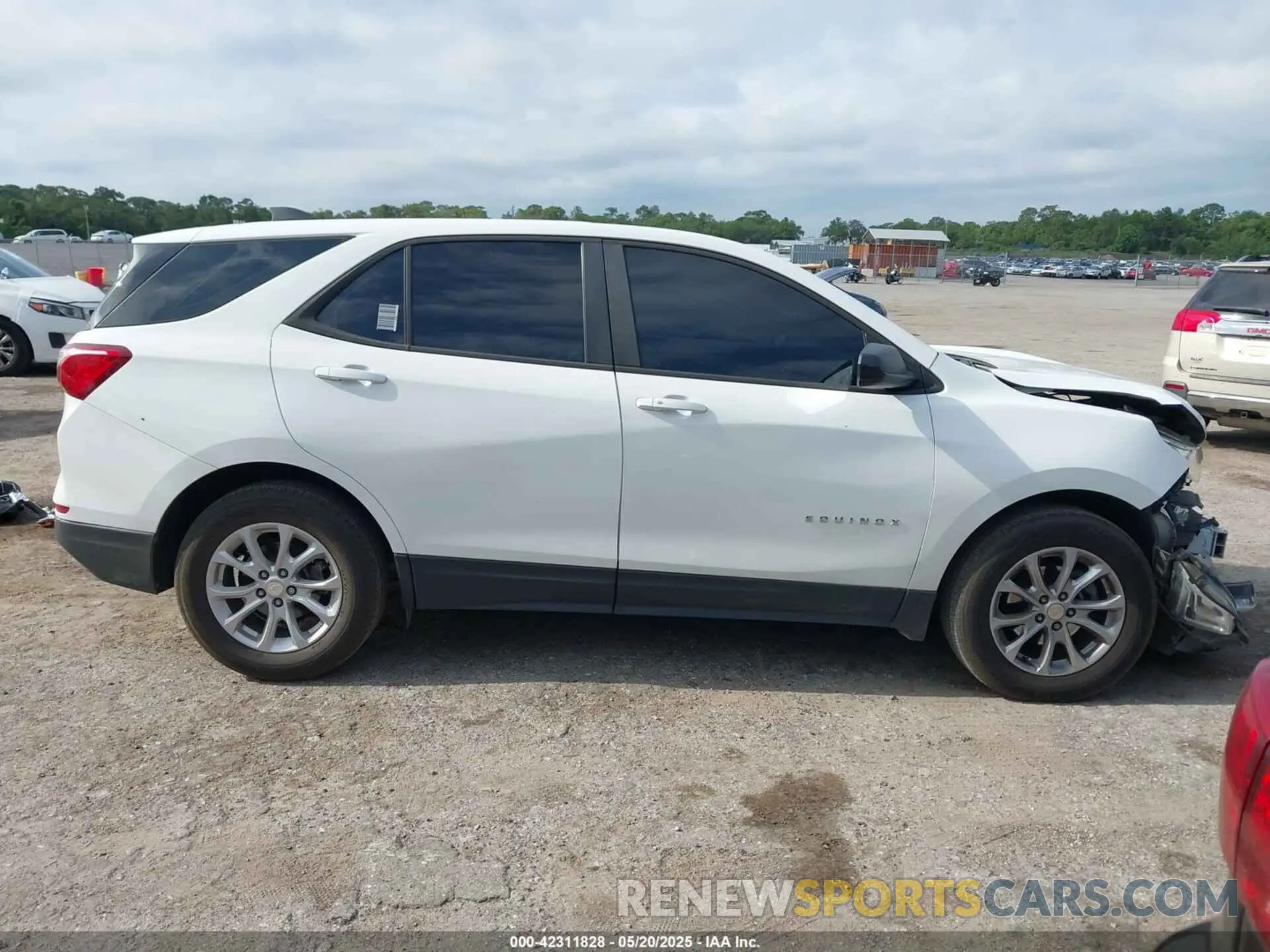 13 Photograph of a damaged car 3GNAXHEV2LS590127 CHEVROLET EQUINOX 2020