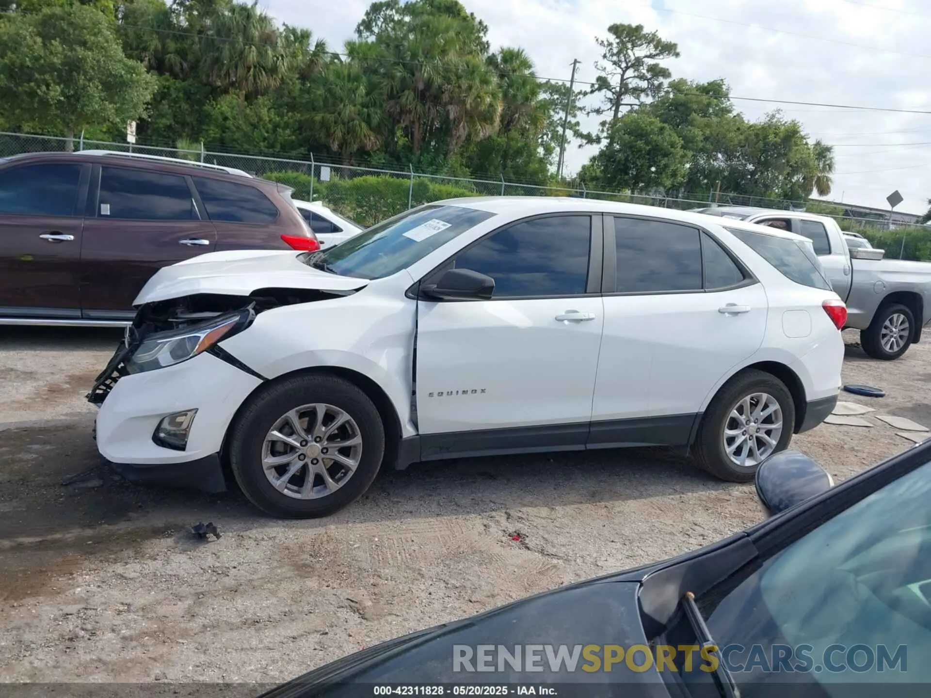 14 Photograph of a damaged car 3GNAXHEV2LS590127 CHEVROLET EQUINOX 2020