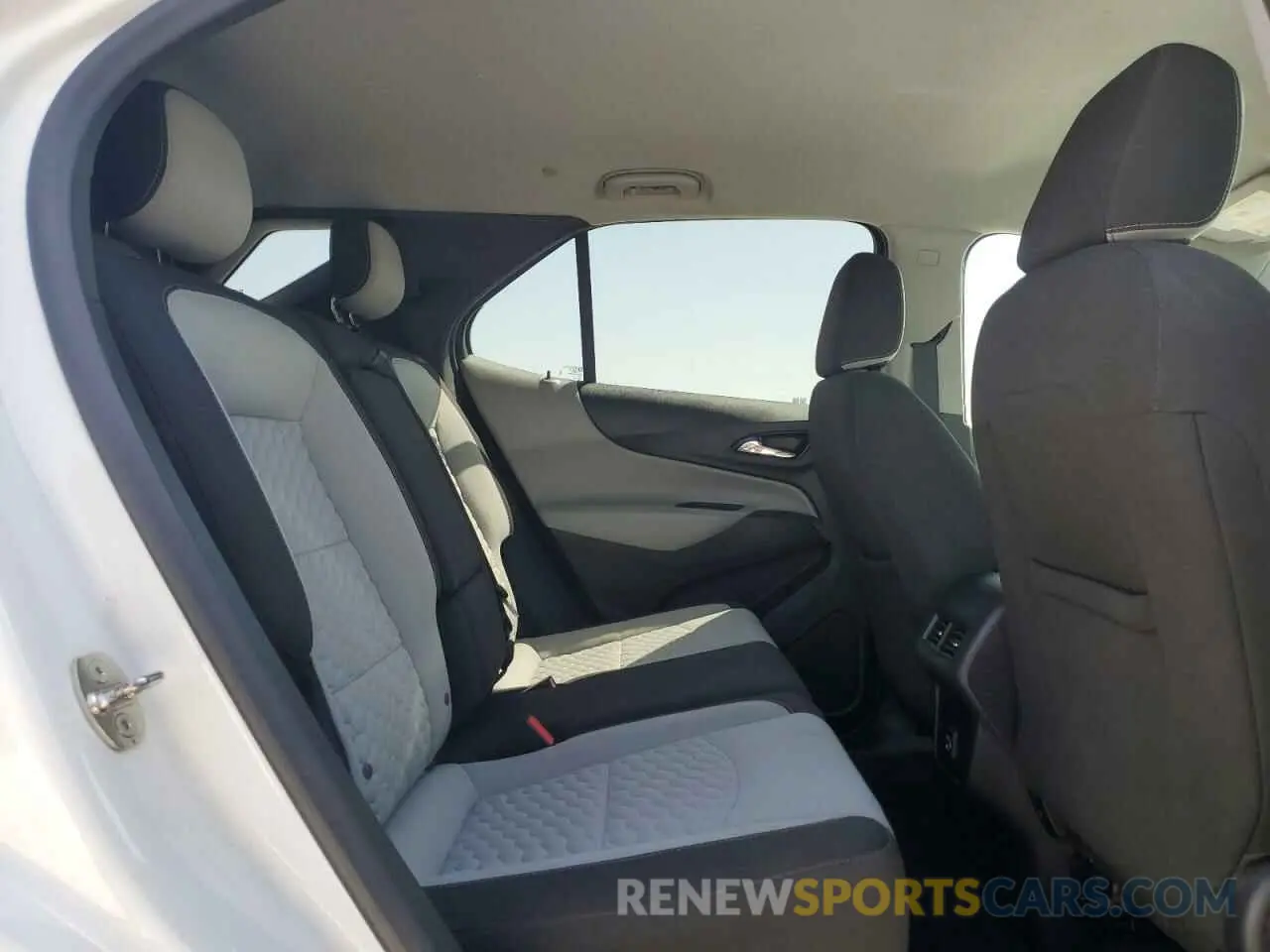 11 Photograph of a damaged car 3GNAXHEV2LS680085 CHEVROLET EQUINOX 2020