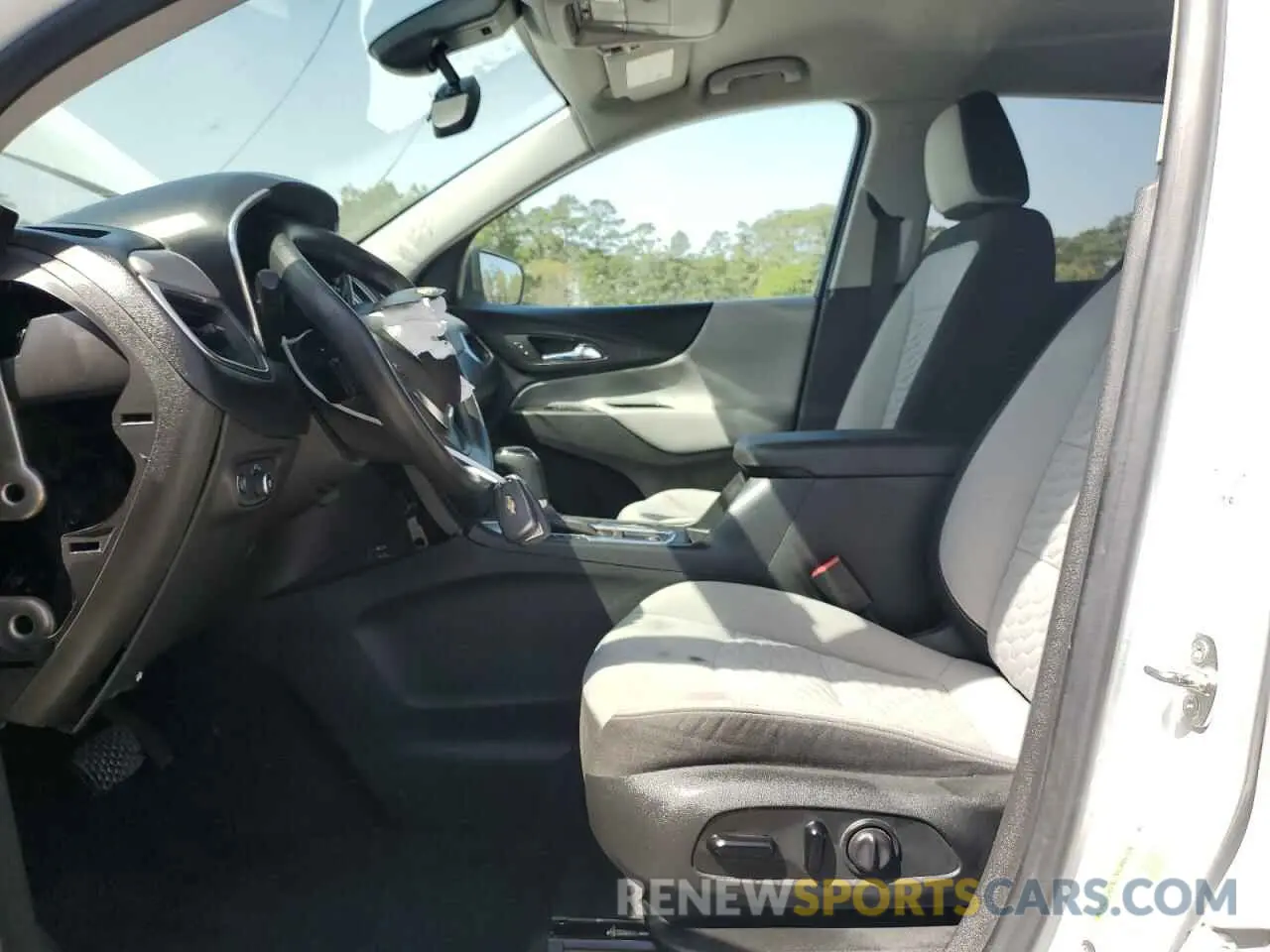 7 Photograph of a damaged car 3GNAXHEV2LS680085 CHEVROLET EQUINOX 2020