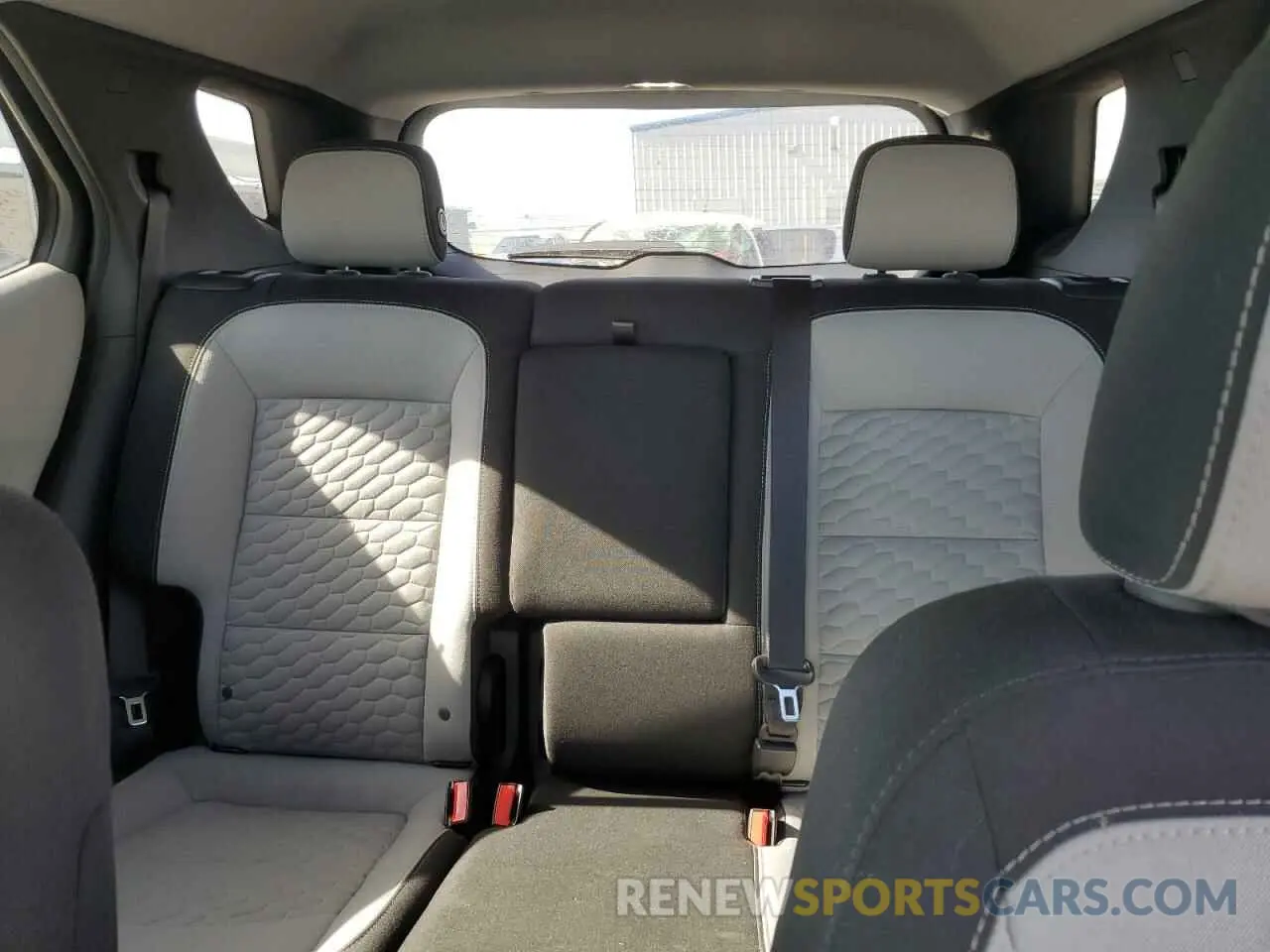 10 Photograph of a damaged car 3GNAXHEV2LS682757 CHEVROLET EQUINOX 2020