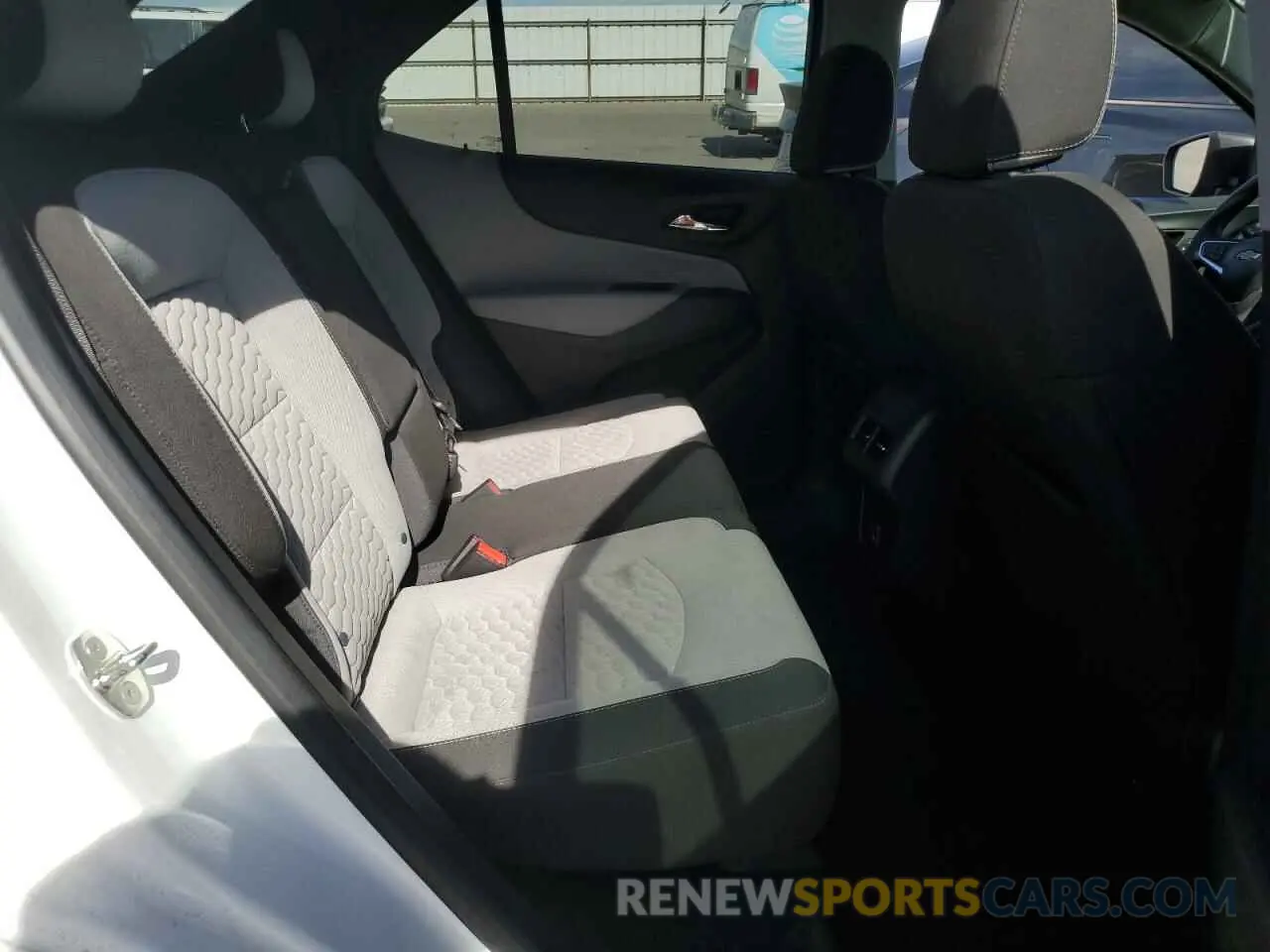 11 Photograph of a damaged car 3GNAXHEV2LS682757 CHEVROLET EQUINOX 2020