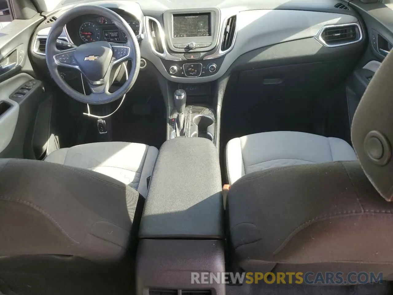 8 Photograph of a damaged car 3GNAXHEV2LS682757 CHEVROLET EQUINOX 2020