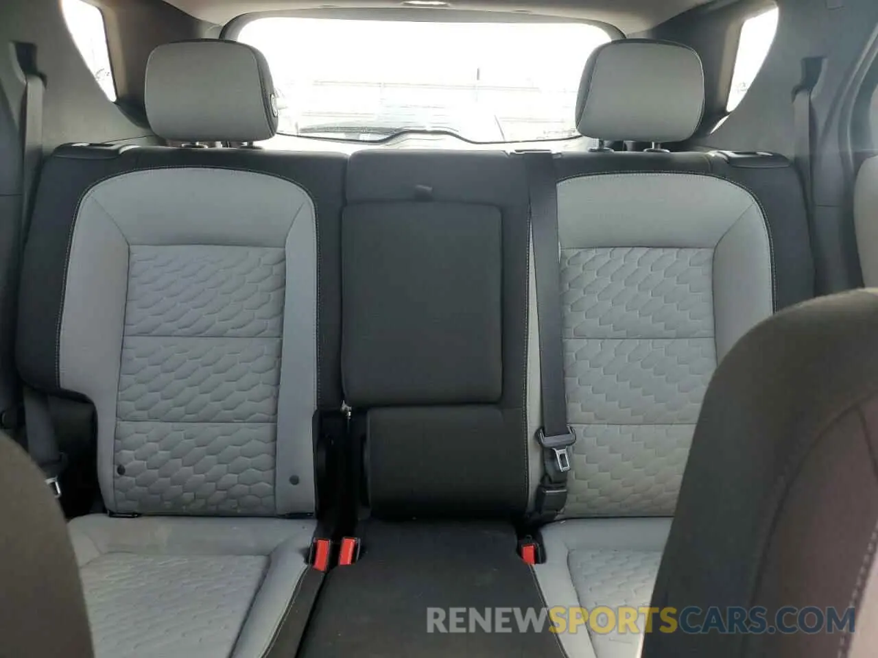 10 Photograph of a damaged car 3GNAXHEV2LS696187 CHEVROLET EQUINOX 2020