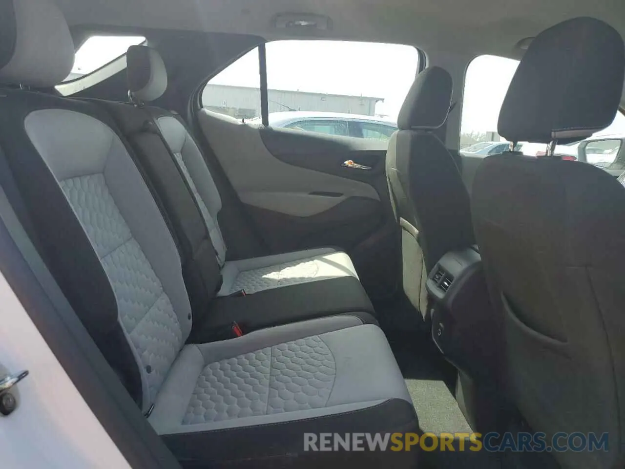 11 Photograph of a damaged car 3GNAXHEV2LS696187 CHEVROLET EQUINOX 2020