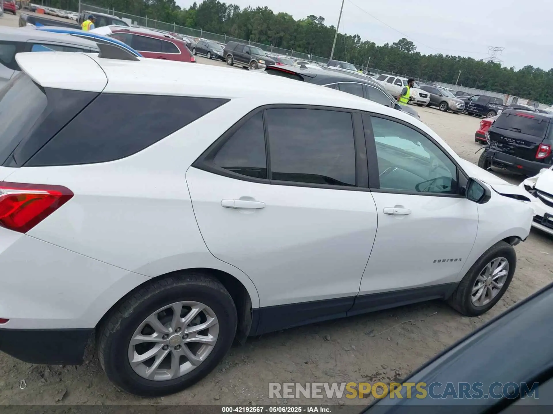 14 Photograph of a damaged car 3GNAXHEV3LS508244 CHEVROLET EQUINOX 2020