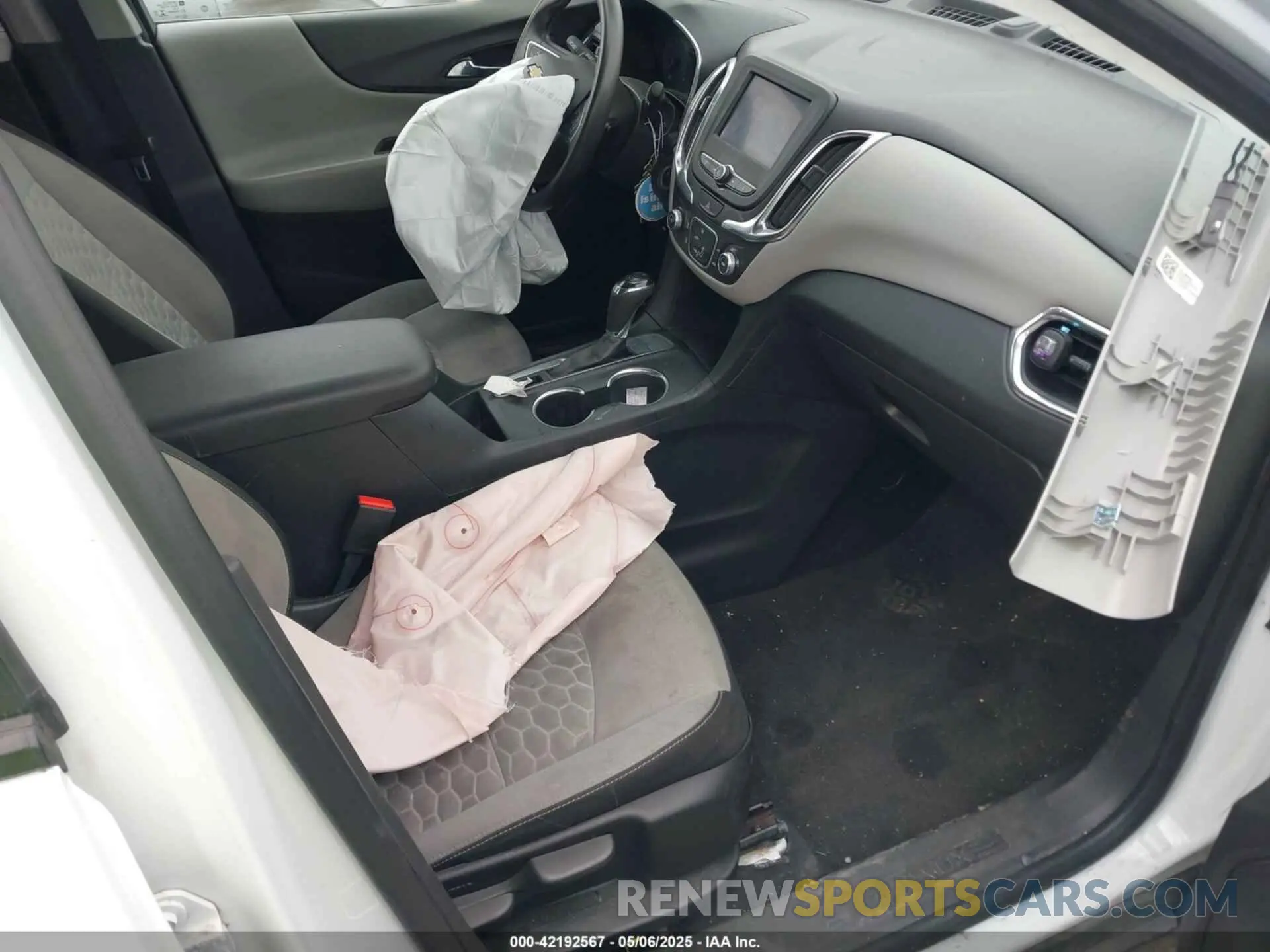 5 Photograph of a damaged car 3GNAXHEV3LS508244 CHEVROLET EQUINOX 2020