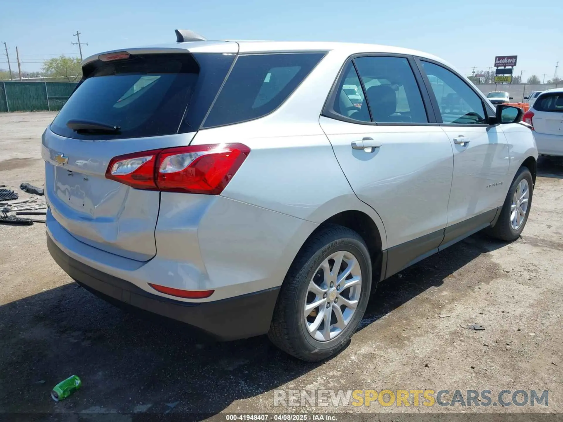 4 Photograph of a damaged car 3GNAXHEV3LS510012 CHEVROLET EQUINOX 2020