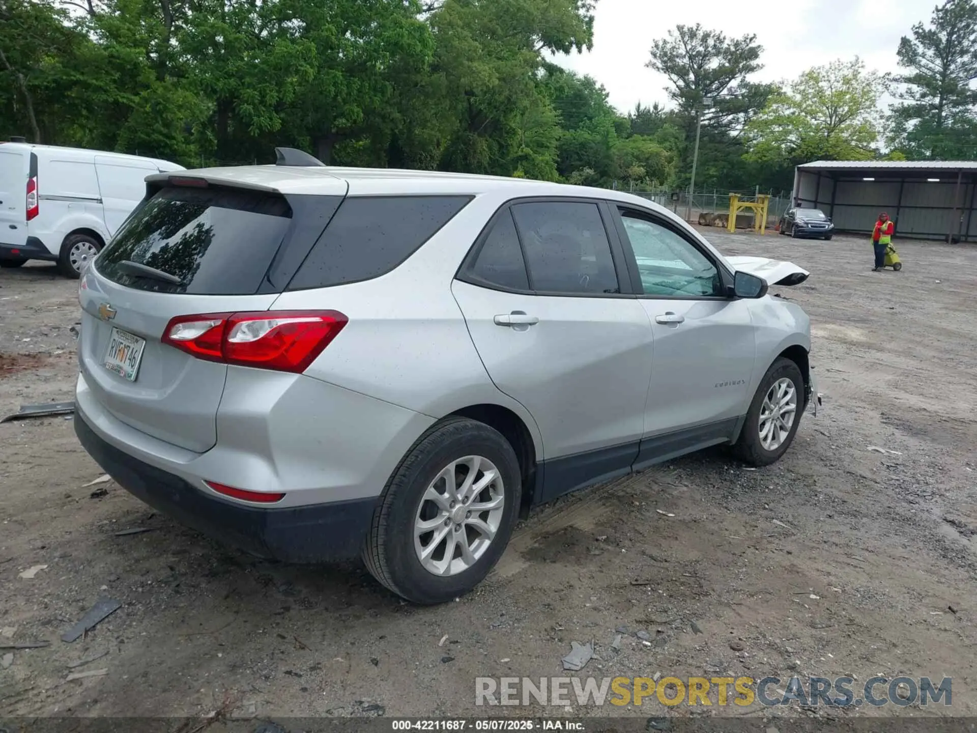 4 Photograph of a damaged car 3GNAXHEV3LS522936 CHEVROLET EQUINOX 2020