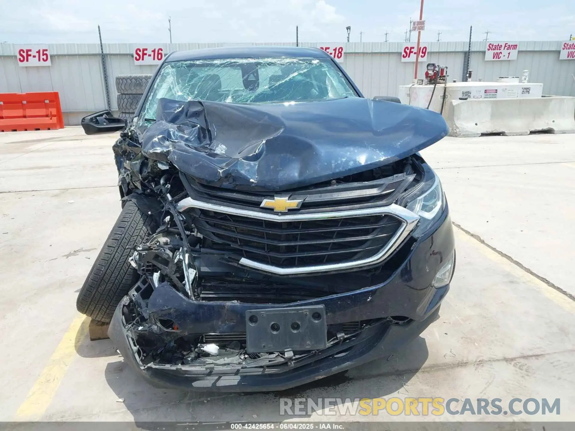12 Photograph of a damaged car 3GNAXHEV3LS526615 CHEVROLET EQUINOX 2020