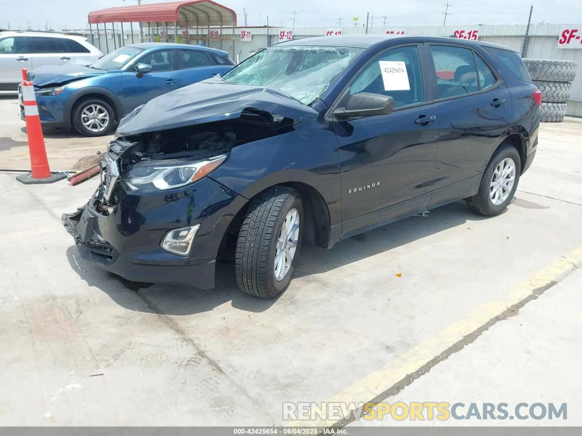 2 Photograph of a damaged car 3GNAXHEV3LS526615 CHEVROLET EQUINOX 2020