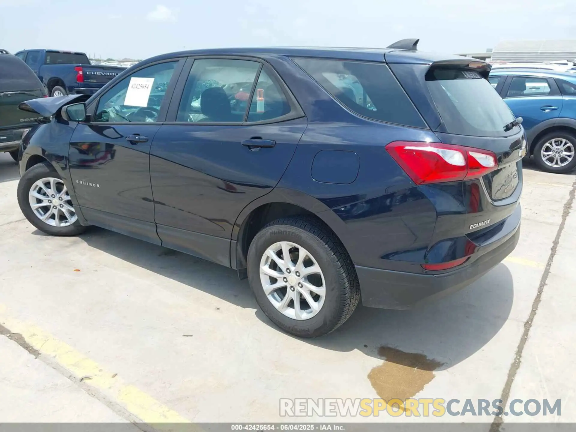 3 Photograph of a damaged car 3GNAXHEV3LS526615 CHEVROLET EQUINOX 2020