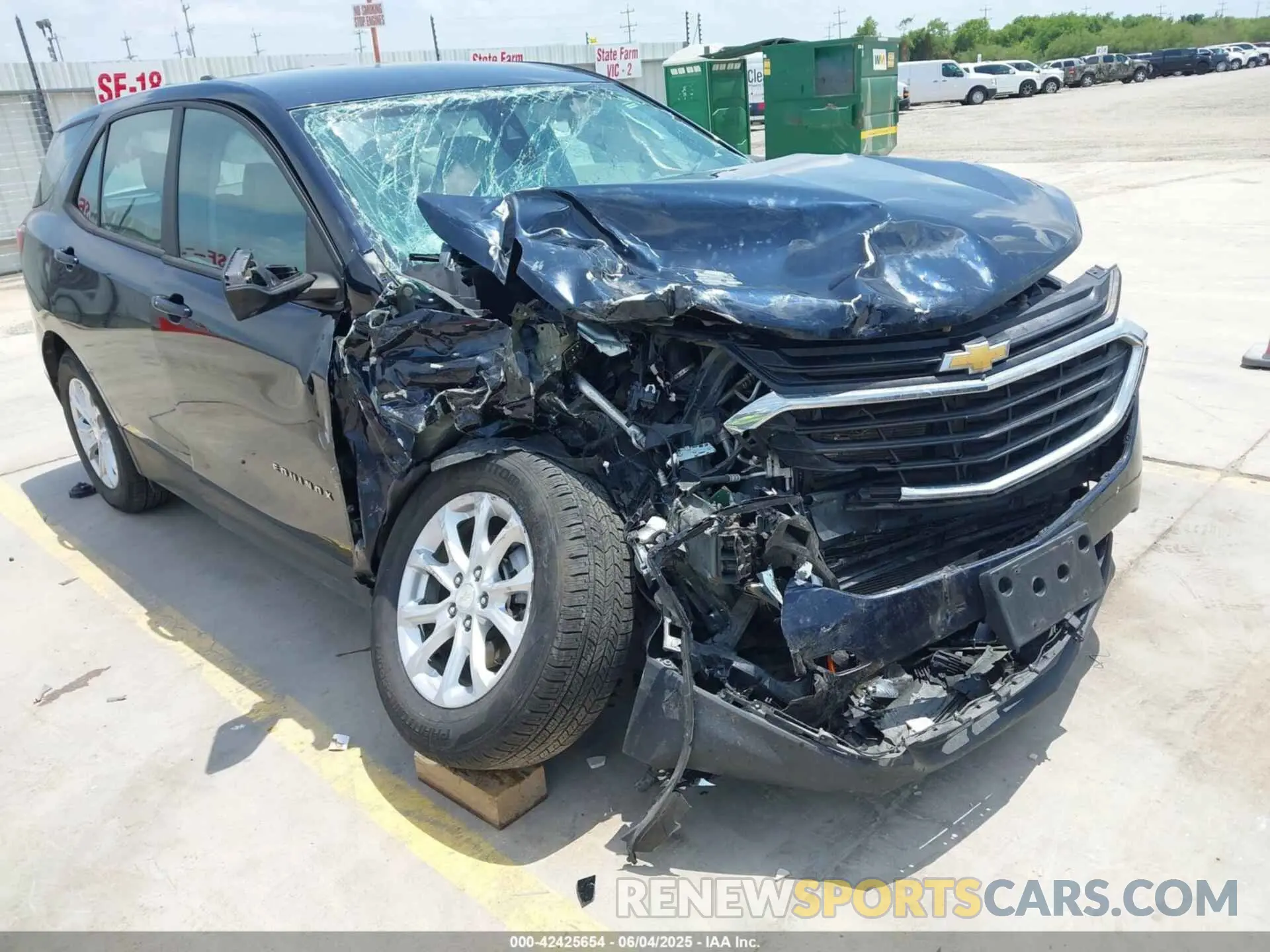 6 Photograph of a damaged car 3GNAXHEV3LS526615 CHEVROLET EQUINOX 2020