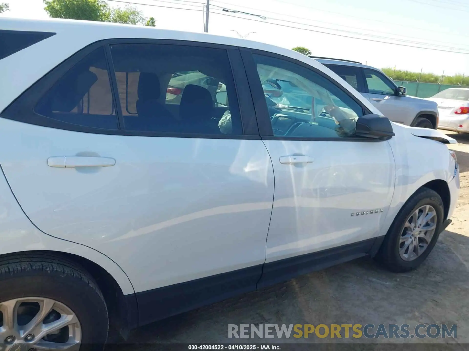 13 Photograph of a damaged car 3GNAXHEV3LS536867 CHEVROLET EQUINOX 2020