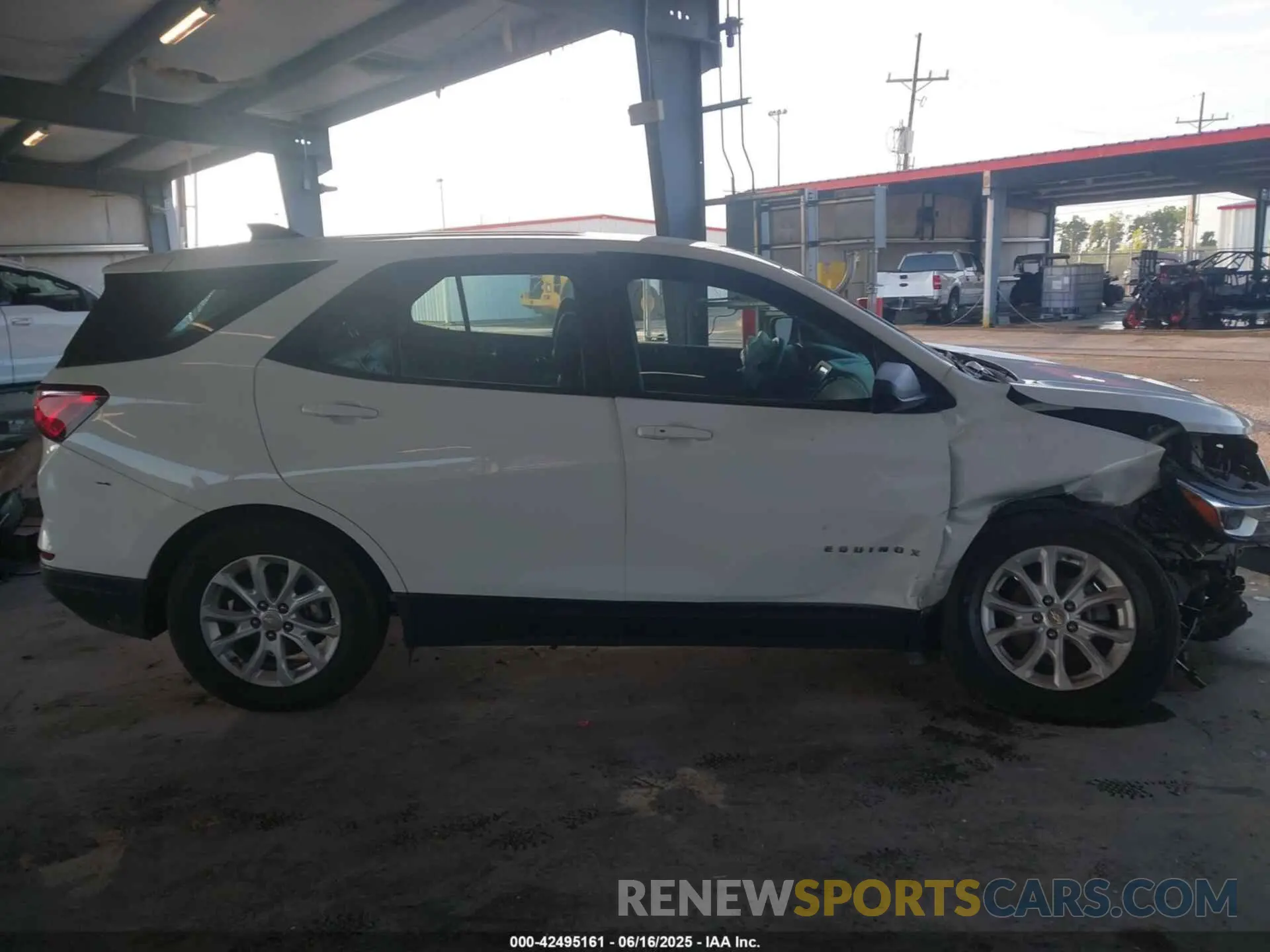 13 Photograph of a damaged car 3GNAXHEV3LS644437 CHEVROLET EQUINOX 2020