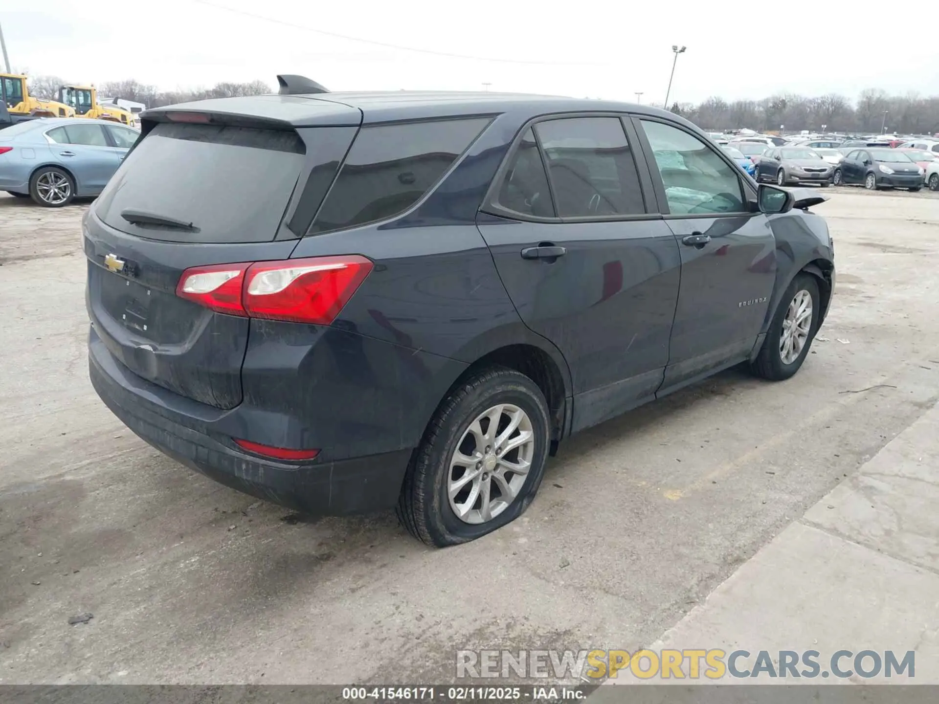 4 Photograph of a damaged car 3GNAXHEV3LS675624 CHEVROLET EQUINOX 2020