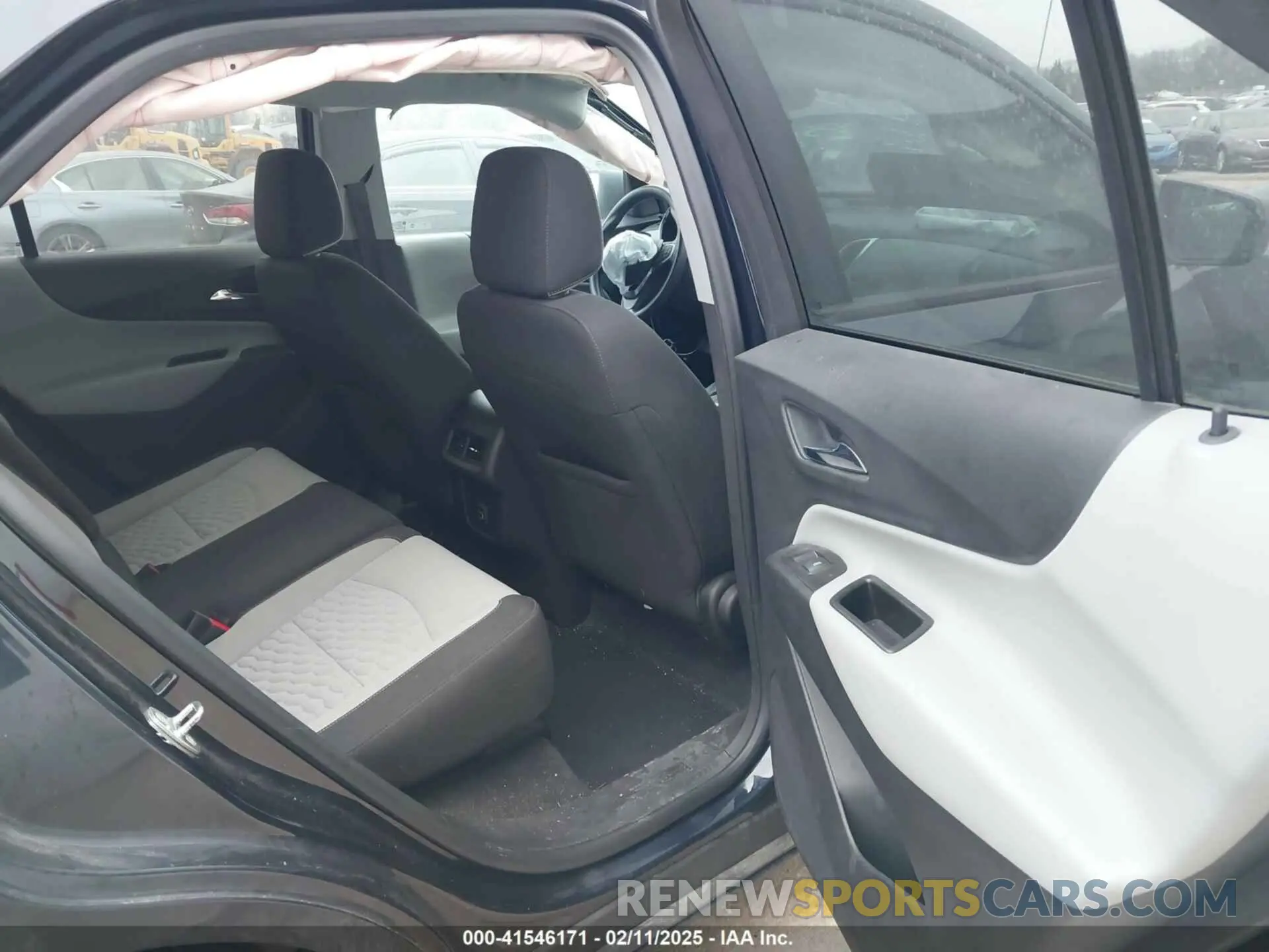 8 Photograph of a damaged car 3GNAXHEV3LS675624 CHEVROLET EQUINOX 2020