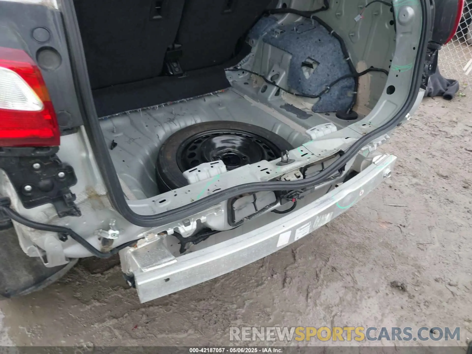 6 Photograph of a damaged car 3GNAXHEV3LS679799 CHEVROLET EQUINOX 2020