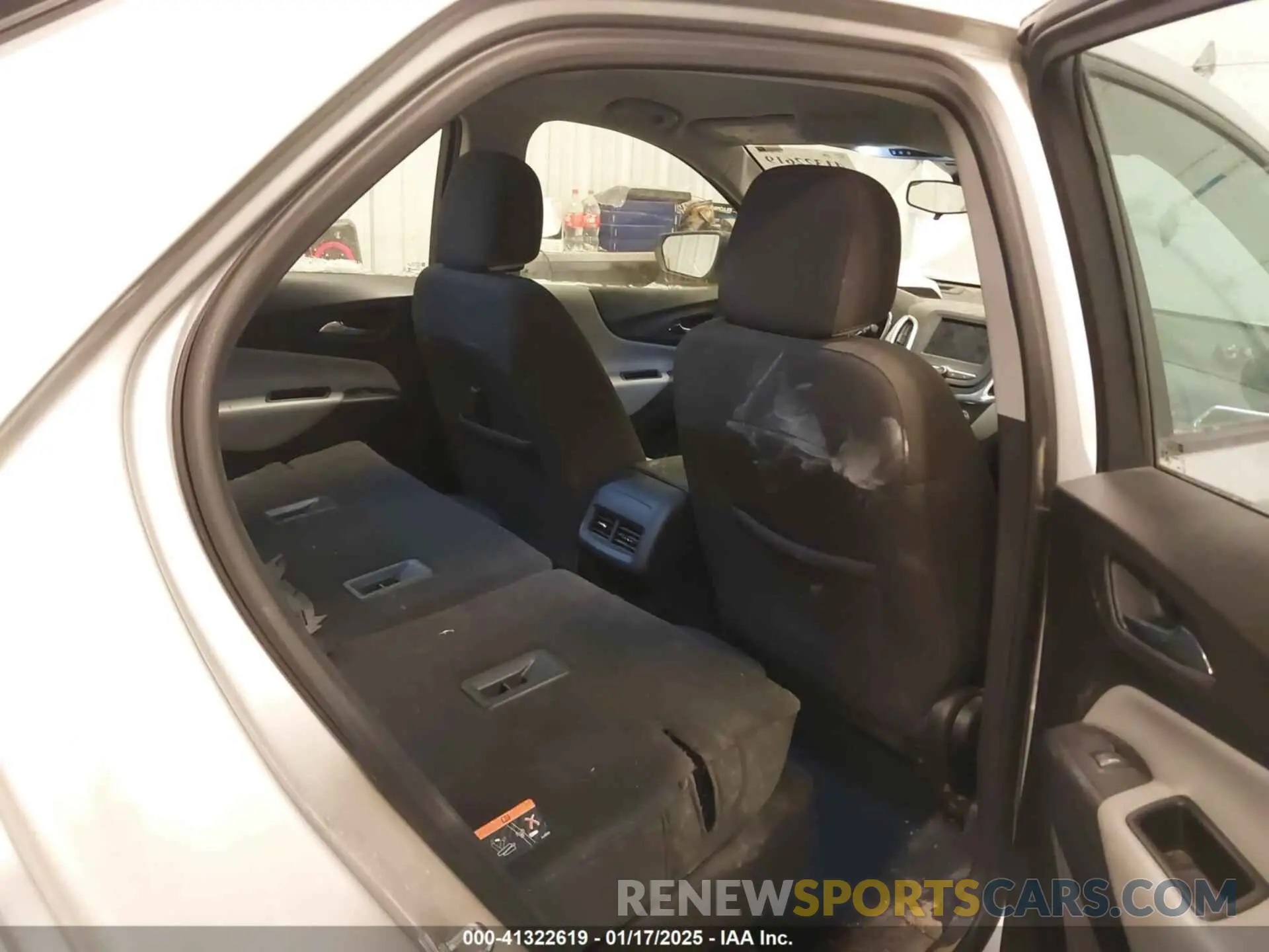 8 Photograph of a damaged car 3GNAXHEV3LS699793 CHEVROLET EQUINOX 2020