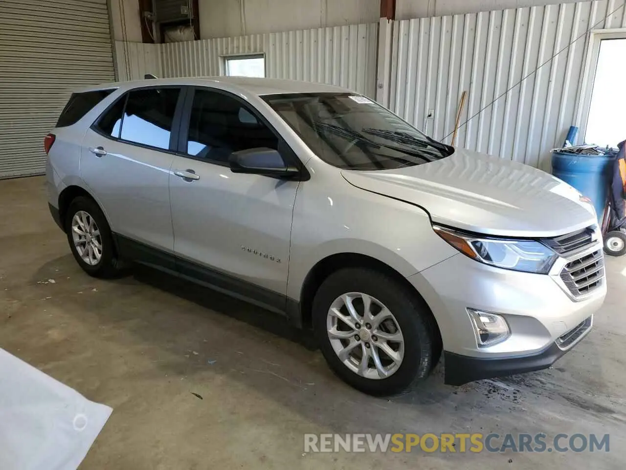 4 Photograph of a damaged car 3GNAXHEV3LS708475 CHEVROLET EQUINOX 2020