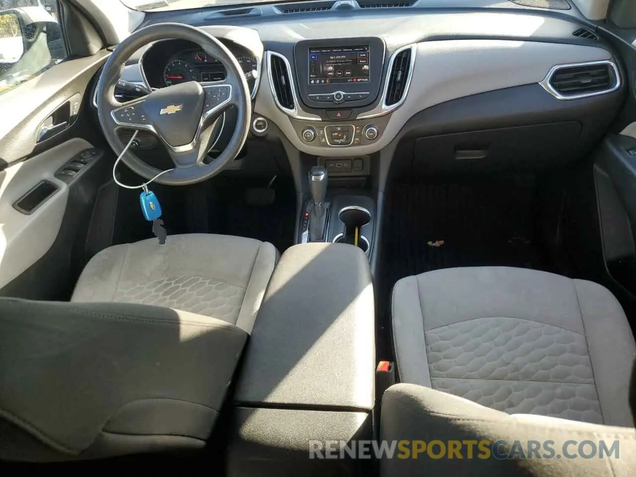 8 Photograph of a damaged car 3GNAXHEV3LS714633 CHEVROLET EQUINOX 2020