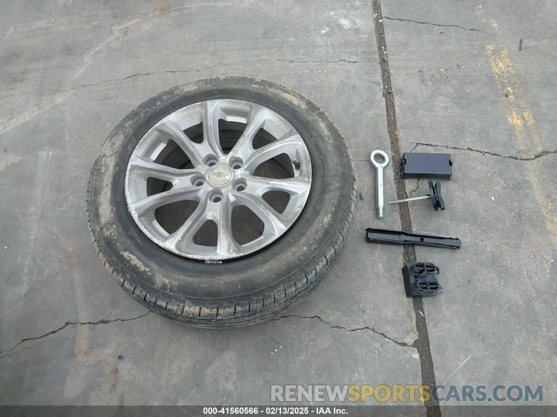12 Photograph of a damaged car 3GNAXHEV3LS716138 CHEVROLET EQUINOX 2020