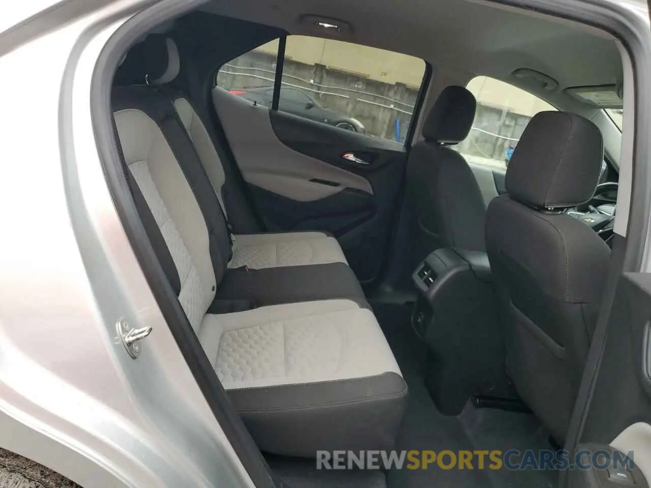 11 Photograph of a damaged car 3GNAXHEV3LS731142 CHEVROLET EQUINOX 2020