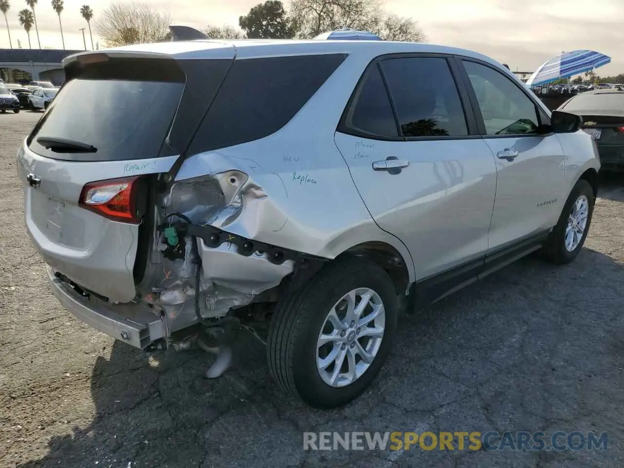 3 Photograph of a damaged car 3GNAXHEV4LS613486 CHEVROLET EQUINOX 2020