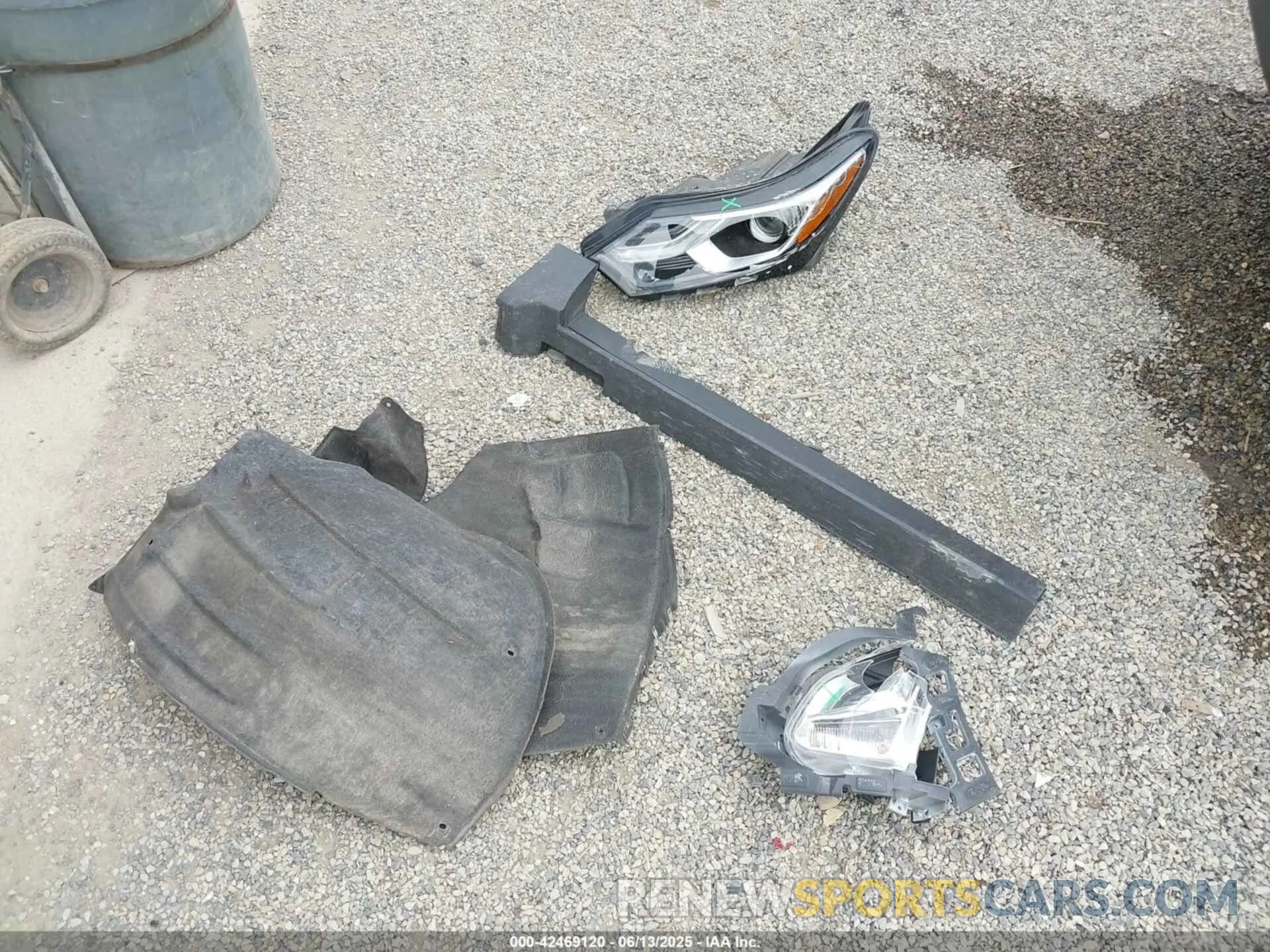 12 Photograph of a damaged car 3GNAXHEV4LS646150 CHEVROLET EQUINOX 2020