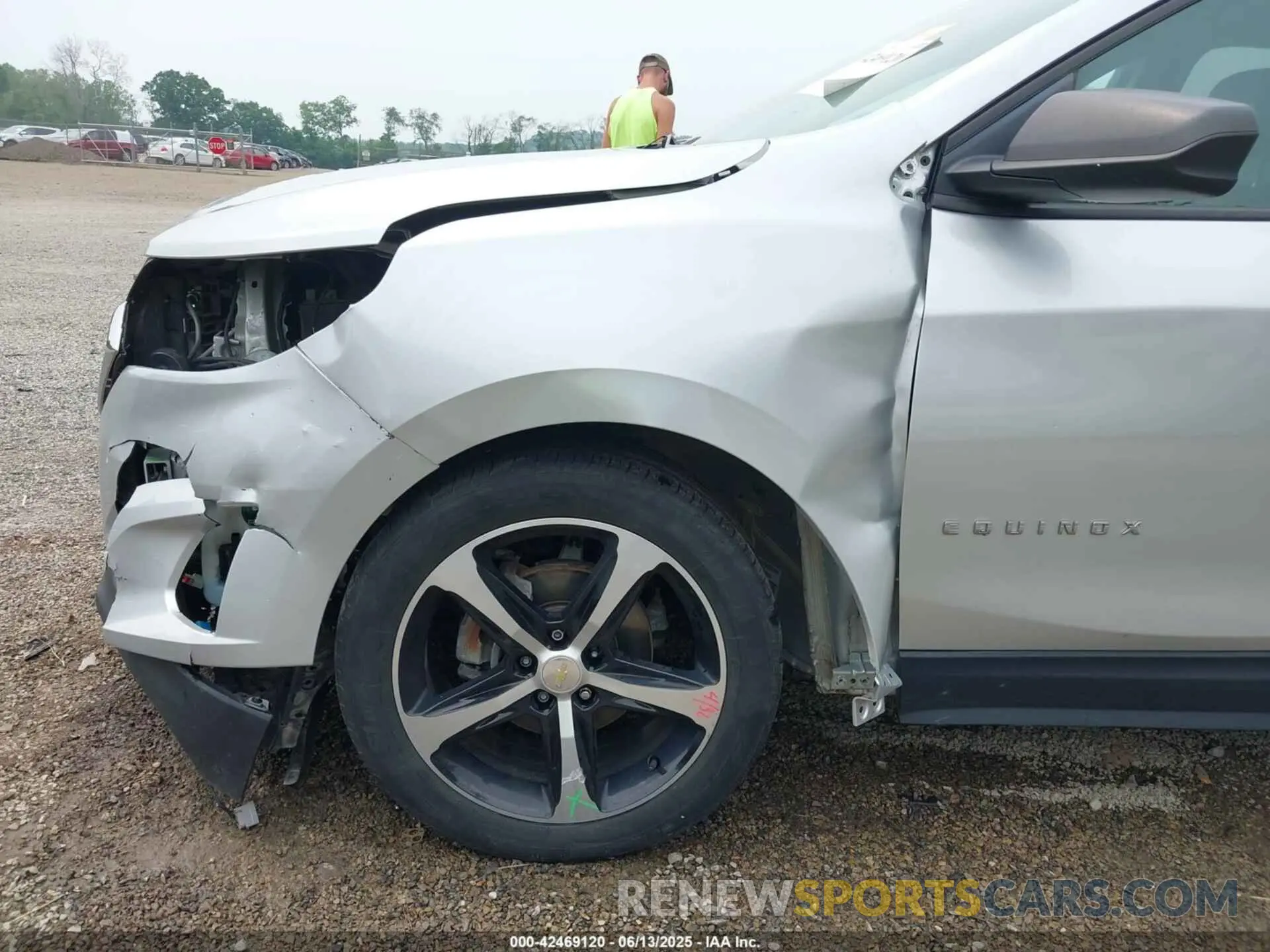 18 Photograph of a damaged car 3GNAXHEV4LS646150 CHEVROLET EQUINOX 2020