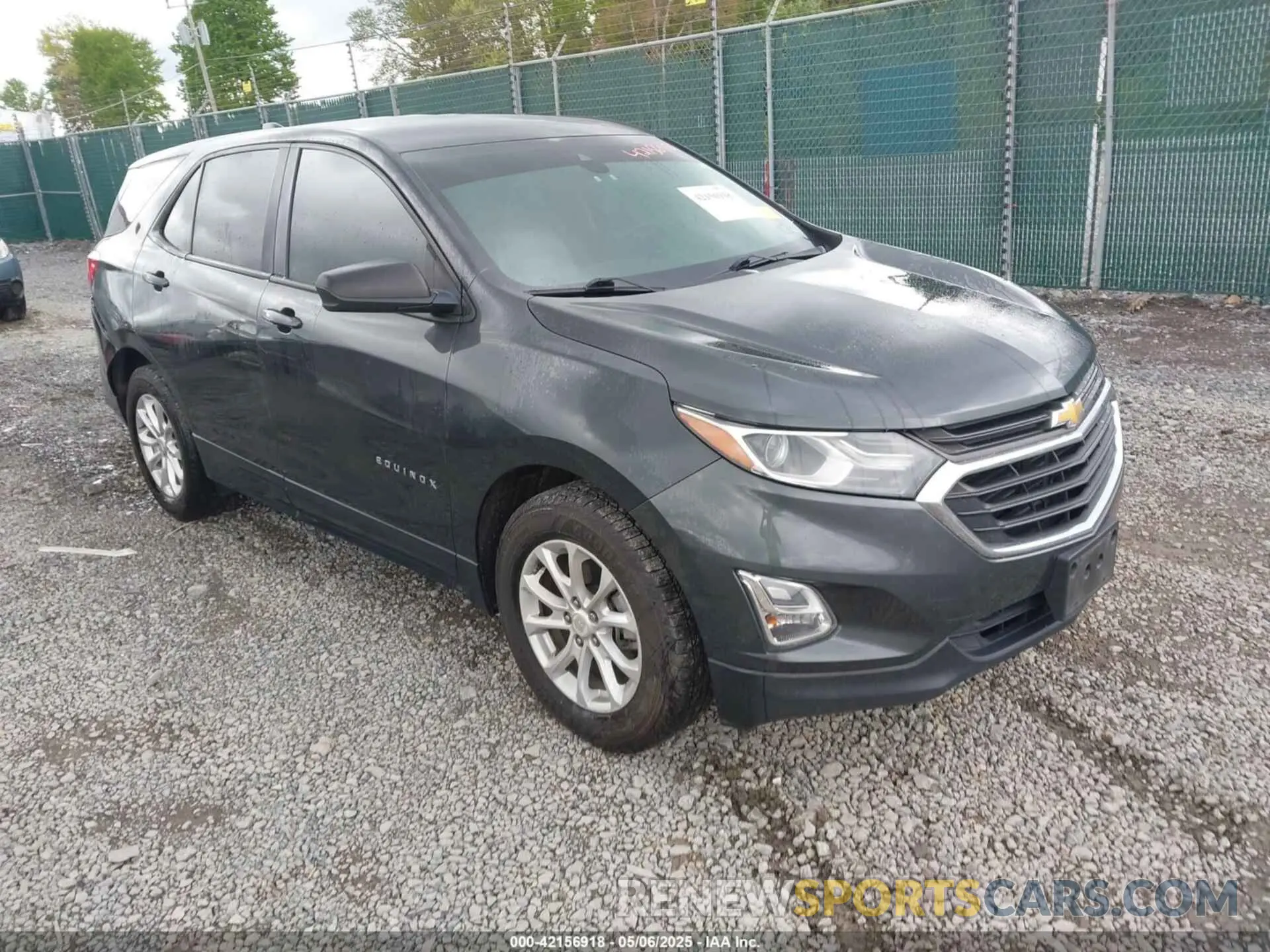 1 Photograph of a damaged car 3GNAXHEV4LS646228 CHEVROLET EQUINOX 2020