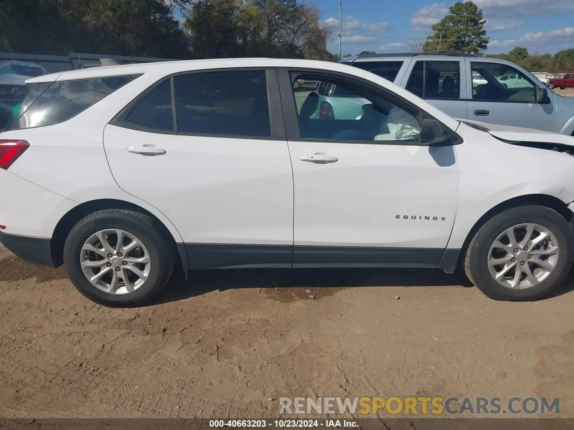 13 Photograph of a damaged car 3GNAXHEV4LS671601 CHEVROLET EQUINOX 2020