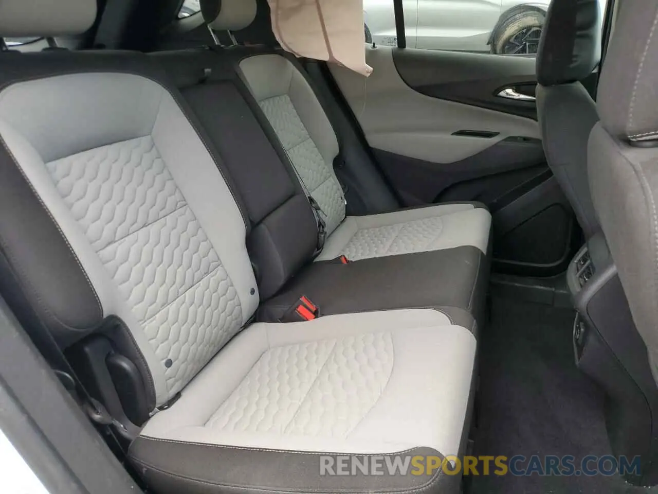 11 Photograph of a damaged car 3GNAXHEV4LS679035 CHEVROLET EQUINOX 2020