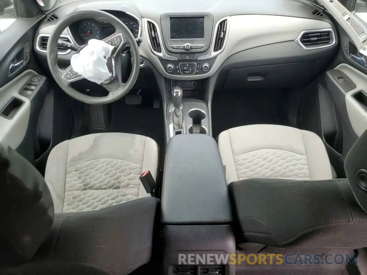 8 Photograph of a damaged car 3GNAXHEV4LS679035 CHEVROLET EQUINOX 2020